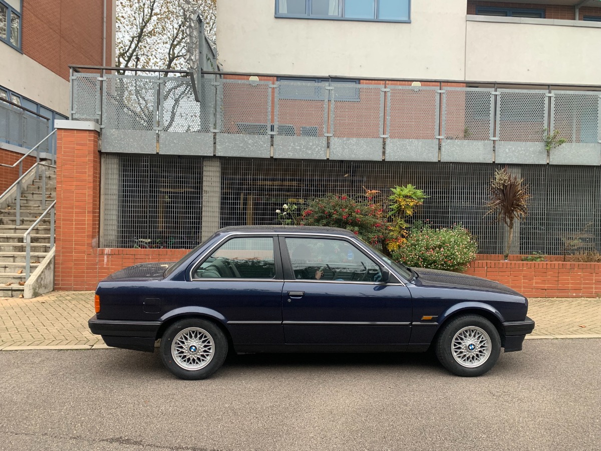 1990 BMW 3 Series Image 7